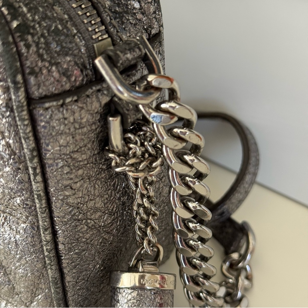 Michael Kors Ginny Metallic Silver Quilted Crossbody Bag - Picture 4 of 12